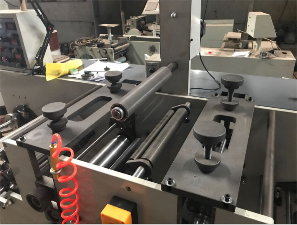 High Speed Label Die Cutting Machine 350G Roll Die Cutting Machine Cheap In china
