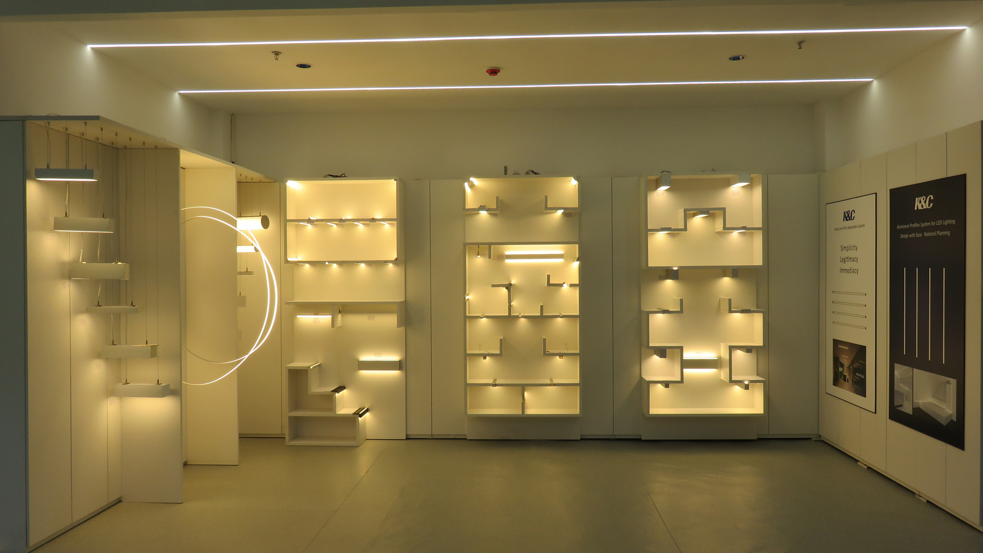 Aluminium Alloy Extrusion Channel Profiles With PC PMMA Diffuser Accessories For Led Strip Light