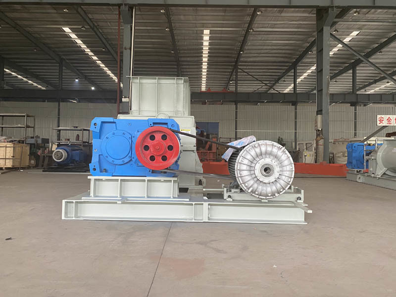 30 - 70m3/H Double Toothed Roll Crusher AC Motor Raw Material Processing Machinery