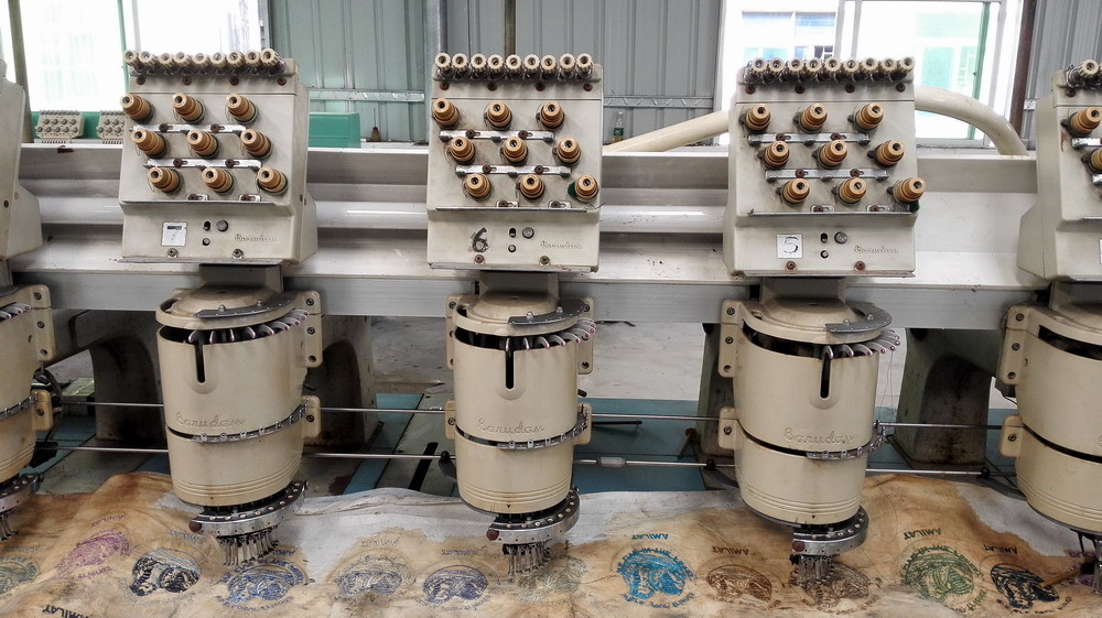 1996 Product Used Barudan Embroidery Machine With 17 Heads 9 Needles