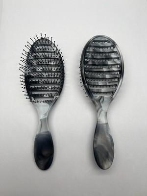 Must-Have Hair Accessories Black and White Hair Combs for Women in Various