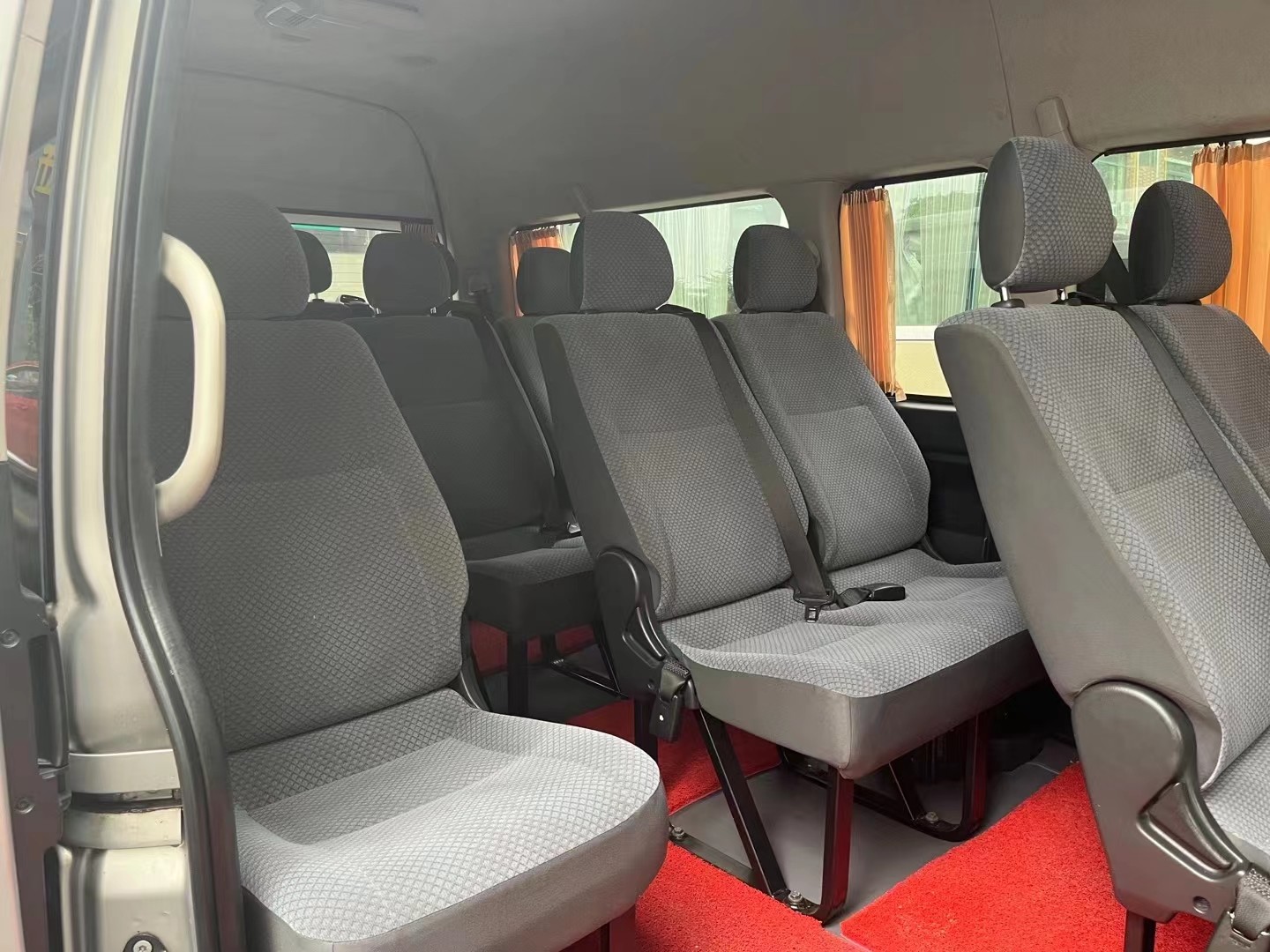 Toyota Hiace Used Mini Bus 13seats With Automatic Transmission 2TR Engine