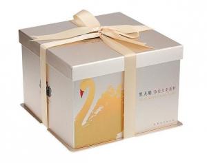 China Delicate Cake Paper Box Packaging With Ribbon And Customized Picture on sale