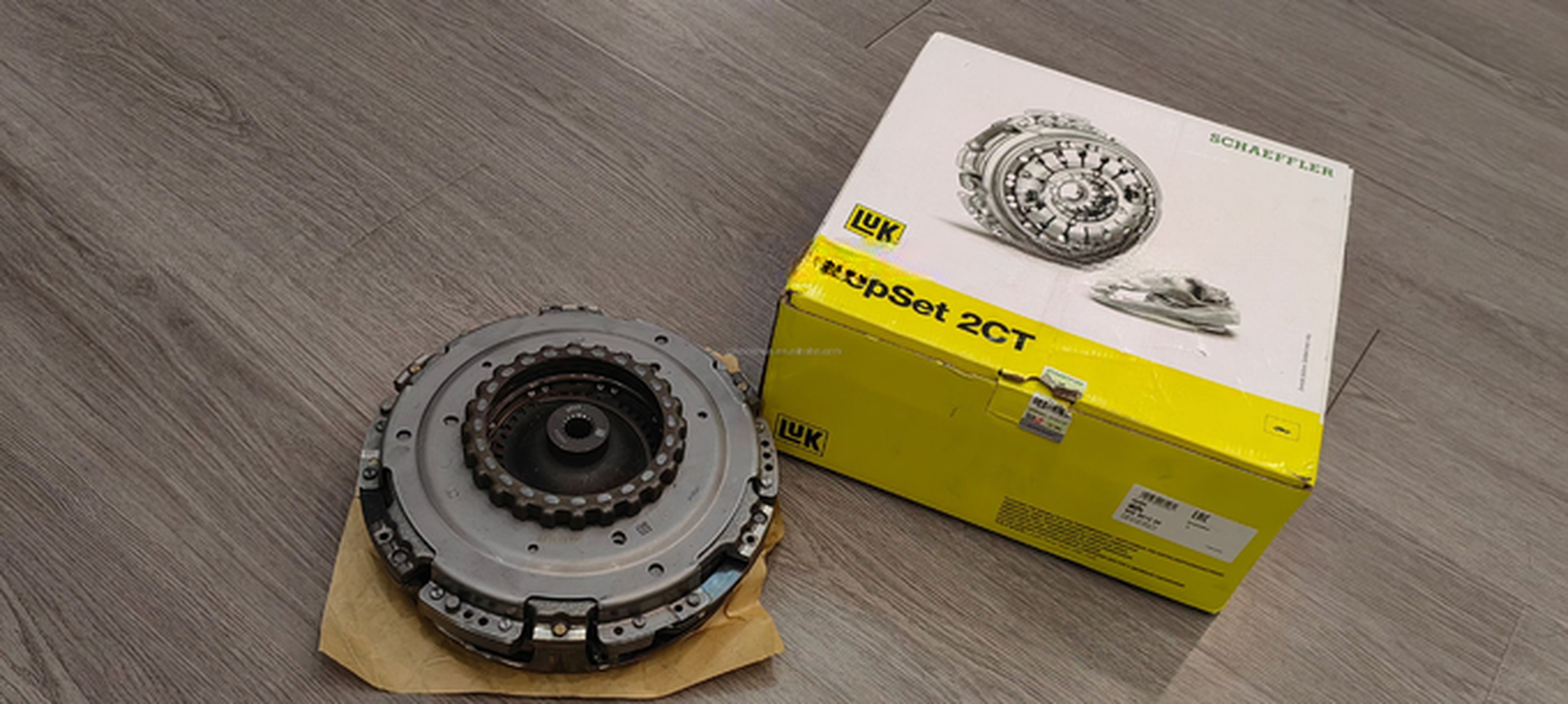 Forfour Compatible Dry Clutch Body for Renault Ford Smart 6DCT250 DPS6 LUK Automatic
