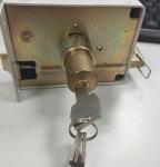 Round Surface Mounted Rim Lock Eye - Catching Design Polished Brass
