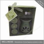 Sweet Smelling Ceramic Scented Oil Burner With Small Candle In The Box