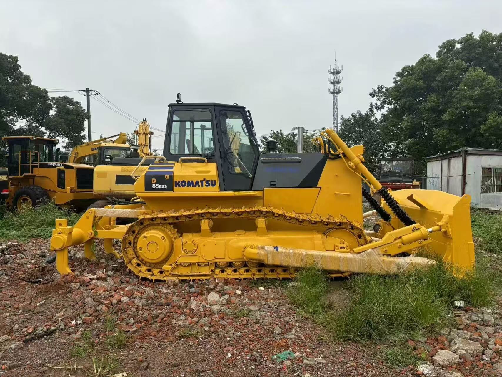 D85ESS-2 Crawler Used Komatsu Bulldozer With Hydraulic Ripper Sale In Asia