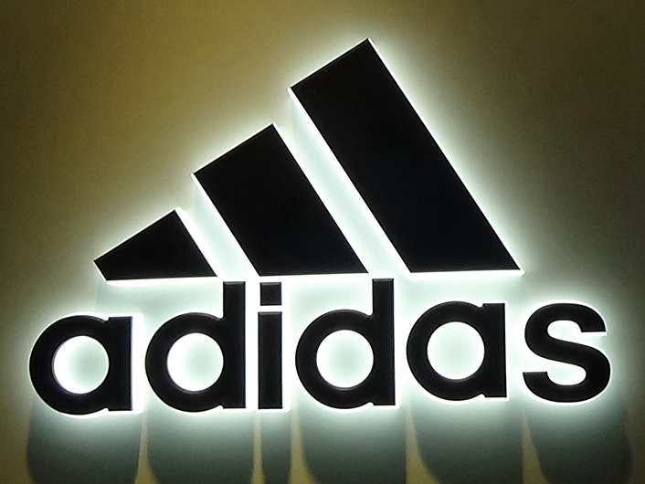 Custom manufacture thin light anti-wind strong hotsale led light billboard for chain store