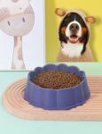 Trendy Flower-Edge Pet Bowls - Modern Design for Stylish Pet Owners