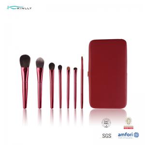 China Red Wooden Handle 7PCS Cosmetic Makeup Brush Set With Cosmetic Case on sale