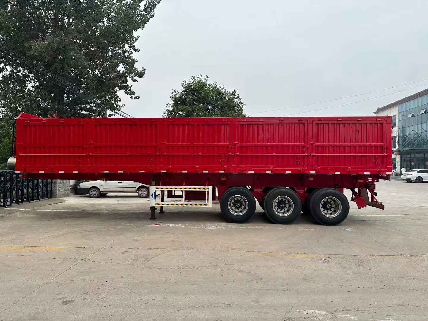 50cbm 80 Tons Tractor Side Dump Semi Trailer 3 Axles Side Tipper Semi Truck Trailer