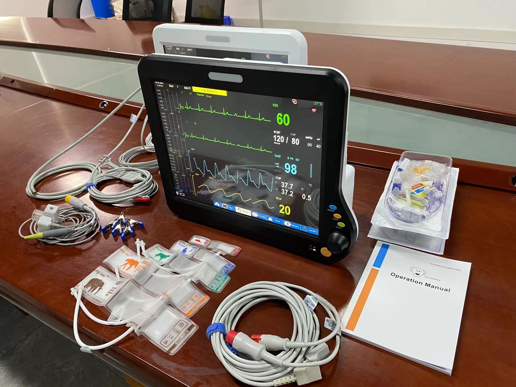Multilingual Veterinary Multiparameter Monitor 15 Inch With EtCO2 CMS Touch