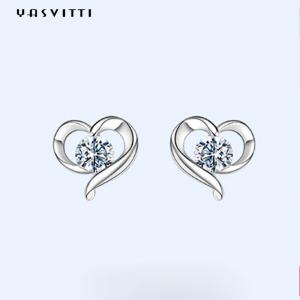 China 2.87g 0.39in Sterling Silver Heart Stud Earrings ODM White 925 Sterling Silver Stud on sale