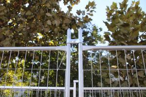 Wholesale Hdg W2.4m 32*1.5mm Temp Construction Fence from china suppliers