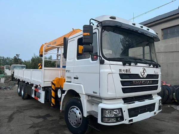 SHACMAN 12 Ton Truck With 5 Section Telescopic Boom 360 Degree Rotation Angle