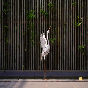Wholesale Creative Metal Crane Bird Lawn Art Lifelike And Weatherproof from china suppliers