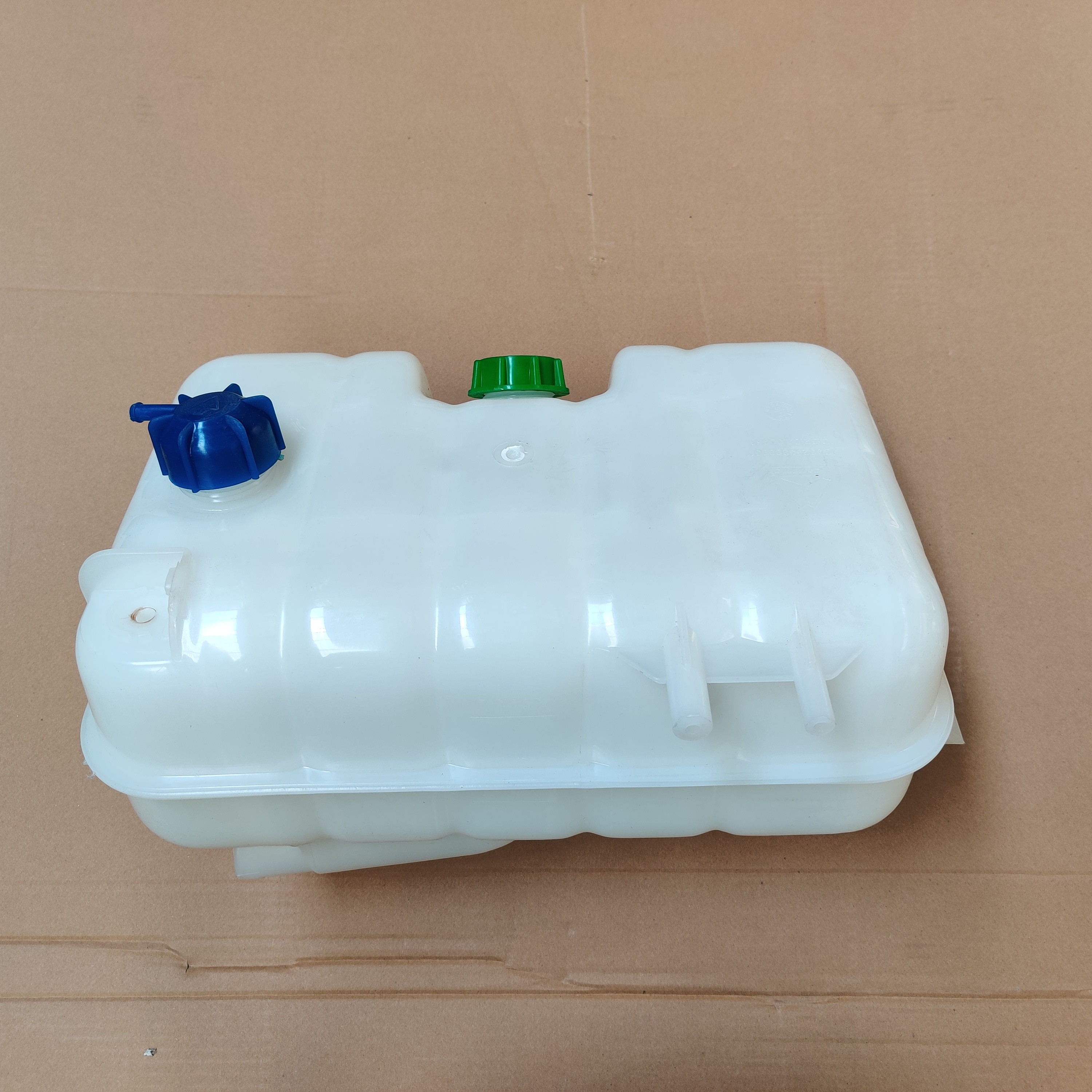 Cooling Water Tank For HOWO WG9925530003/1
