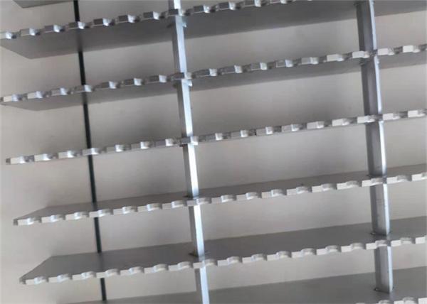 T6063 Material Aluminum Bar Grating Anodizing Treatment Rooftop Safety Serrated