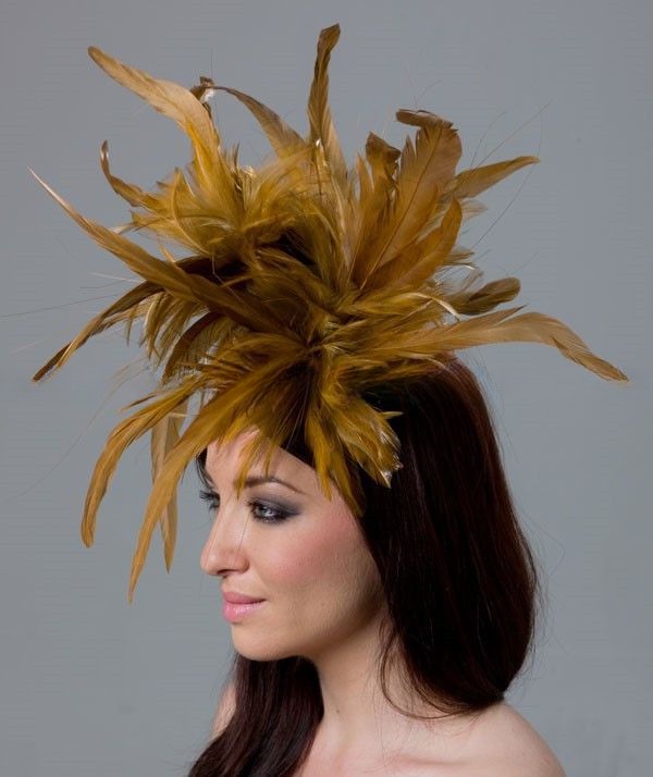 Graduation Occasion Rooster Coque Feather Flower Mount with Wire Accessory