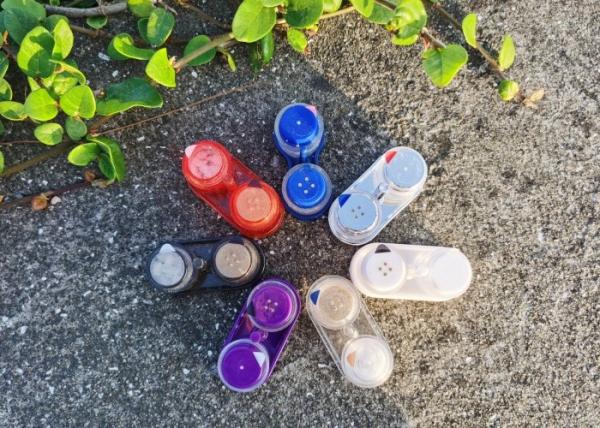 Disposable Plastic Shakers for Salt and Black Pepper Seasonings-Saving Time,