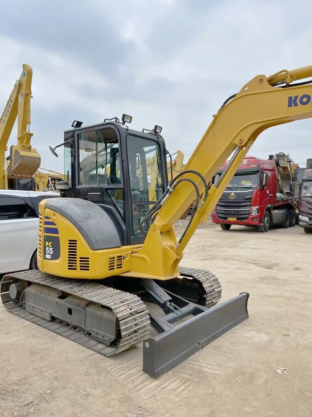 Secondhand Excavator Komatsu PC55MR Small Excavator with Original Hydraulic Valve