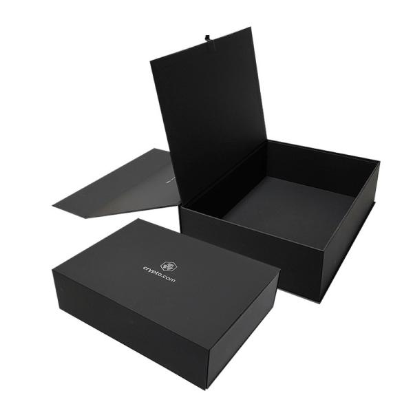 Custom Logo Black Paper Magnetic Closure Foldable Gift Box Hot Foil/UV/Varnish