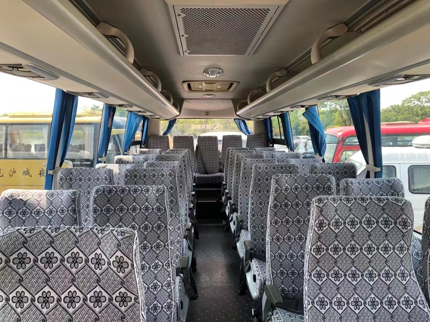 35 Seats Used Kinglong XMQ6802 Bus LHD Steering For Transportation In Good Condition