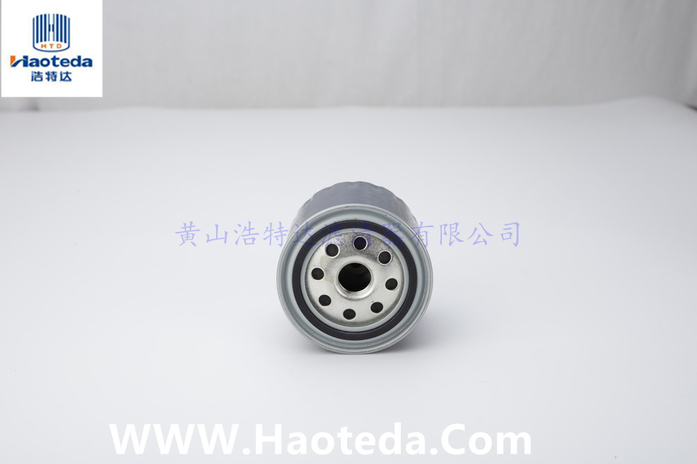 12000KMS OEM 04884900AB Hiflo Oil Filter Separate Dust Rust Water