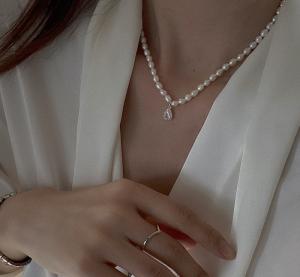 Wholesale 42cm Natural Freshwater Pearl Necklace 14.6g Chain With S925 Silver Pendant from china suppliers