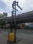 Hydraulic Semi Electric Stacker Triple Mast Type Battery Operation 1.5 Ton