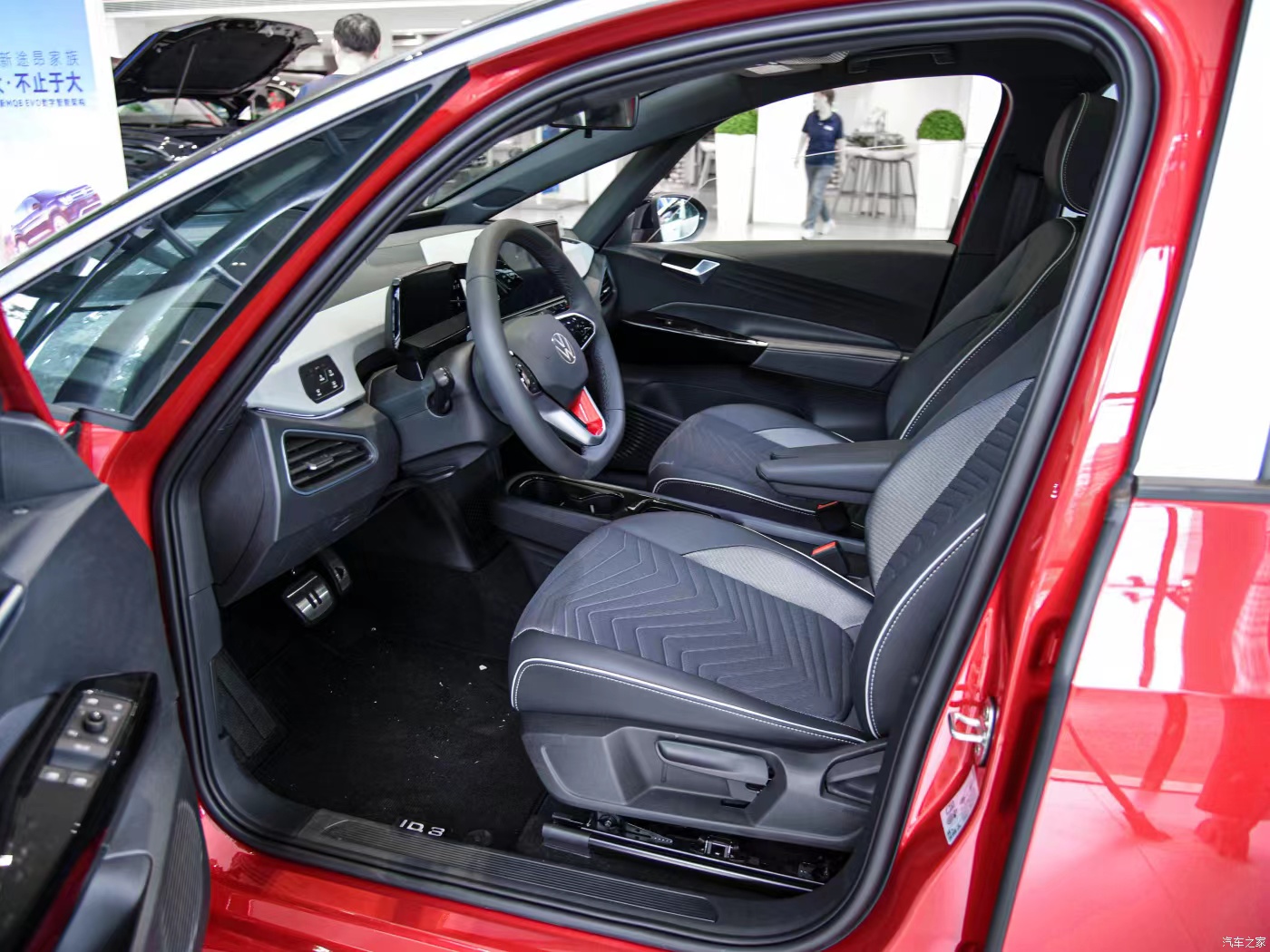 VW ID.3 New energy two-compartment vehicle with five doors and five seats and 450 km range is made in China