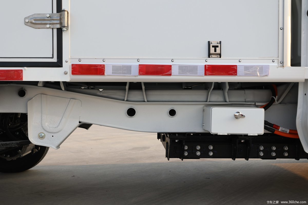 EEC Electric Cars With EEC Approval For Delivery 2023 COC l7e 4730*1670*1960mm Seats 2