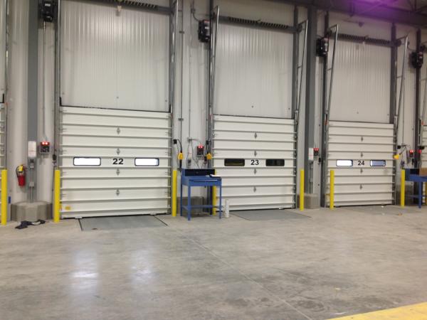 12 Feet Exterior Roll Up Insulated Workshop Dock Doors Industrial Vertical PU