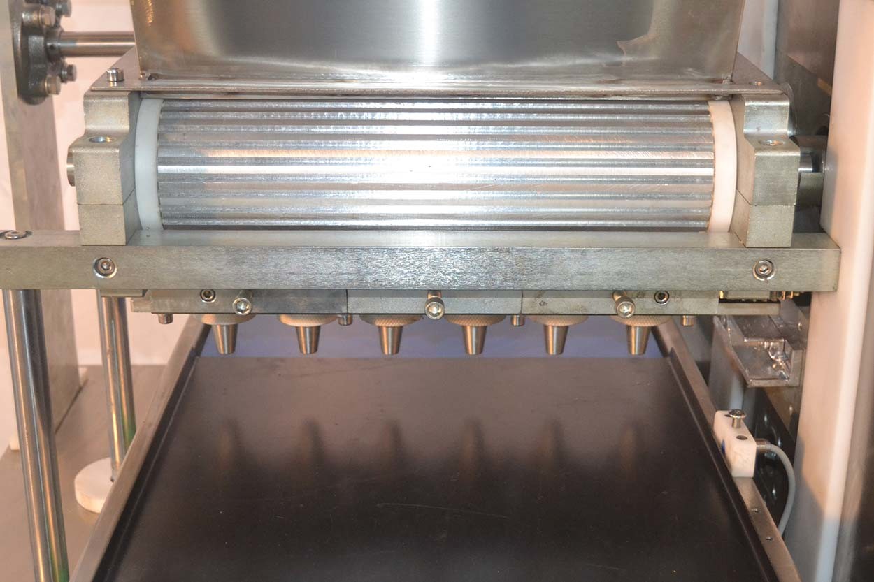 400mm Automatic Complete stianless steel Bucket shape groove cookie machine for food factory or food shop
