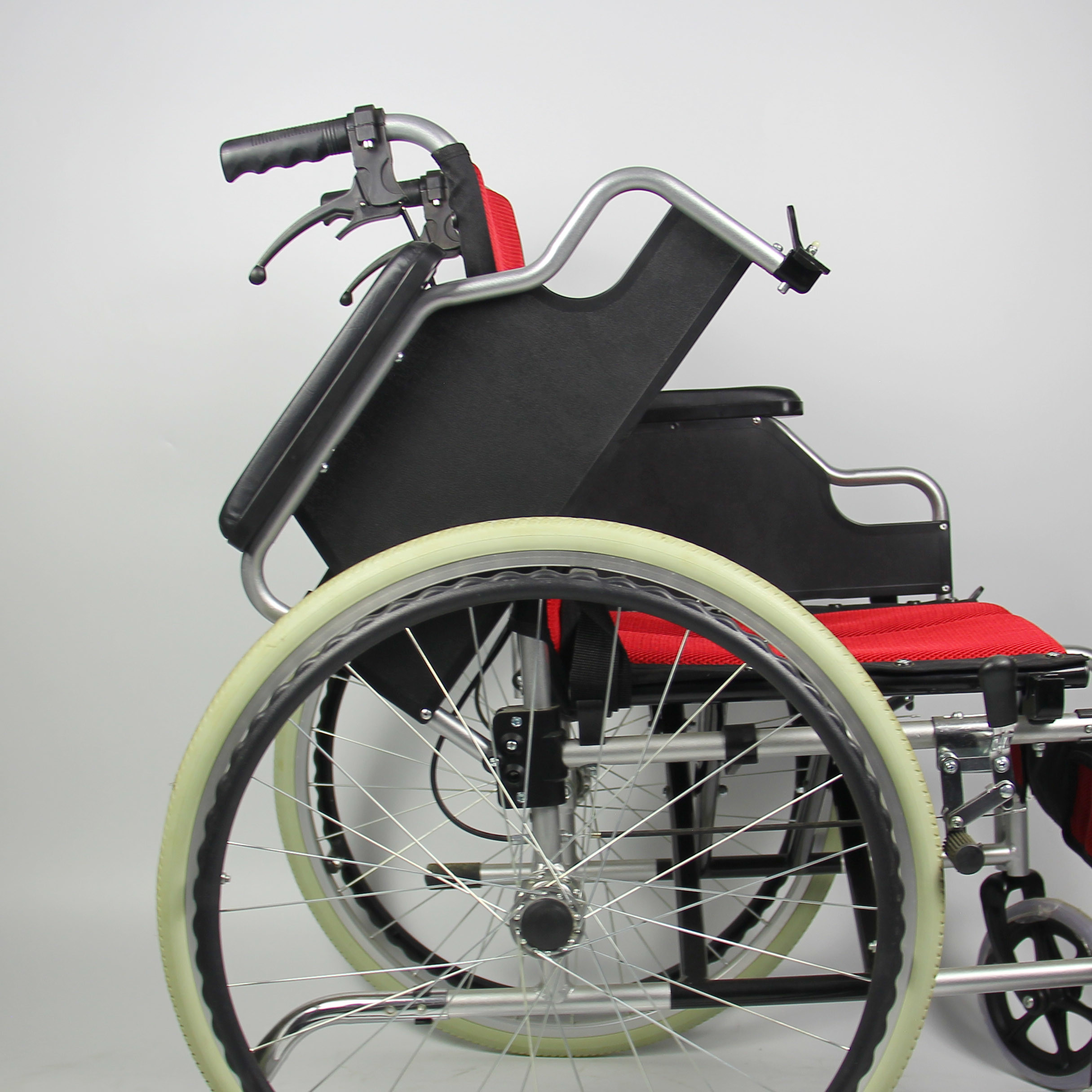 Multifunctional Aluminum Manual Wheelchair Easily Portable Flip Up Armrest
