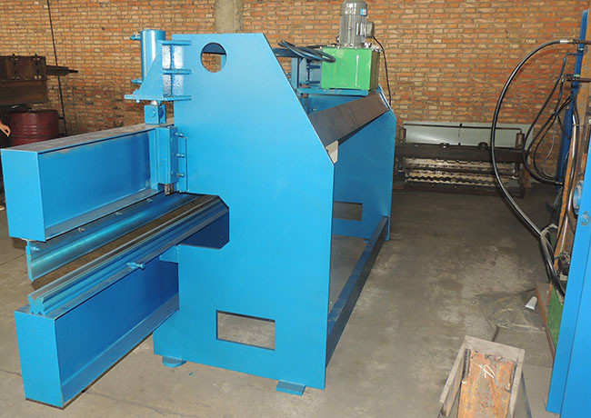 Weight 2T Metal Bending Machine / Sheet Folding Machine Feeding Width 6000mm