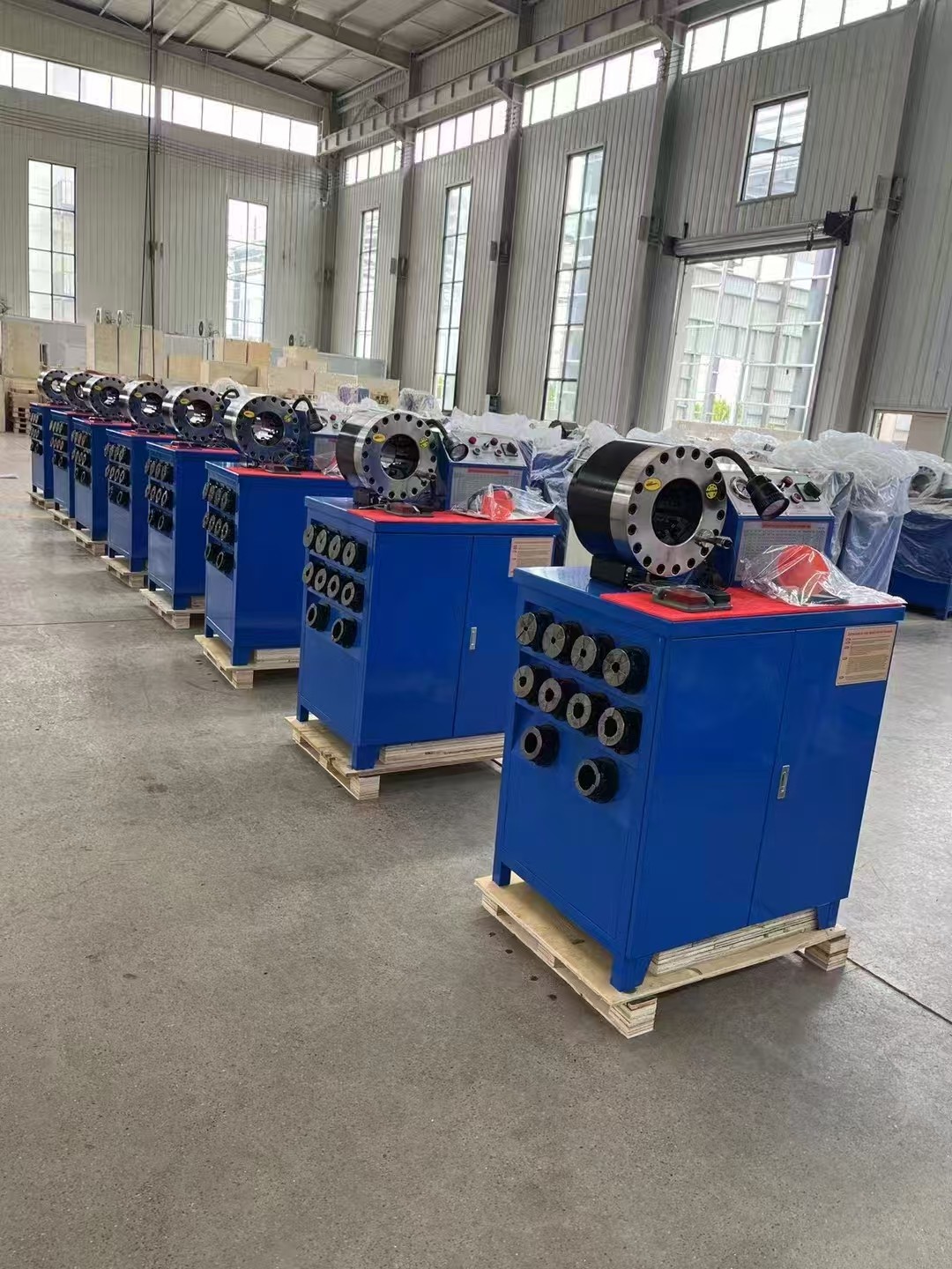 New Technology Forging Process 2 Inch High Model Blue Color 10 Dies Hose Crimper / Rubber Hose Crimping Machine With 600T Crimping Force