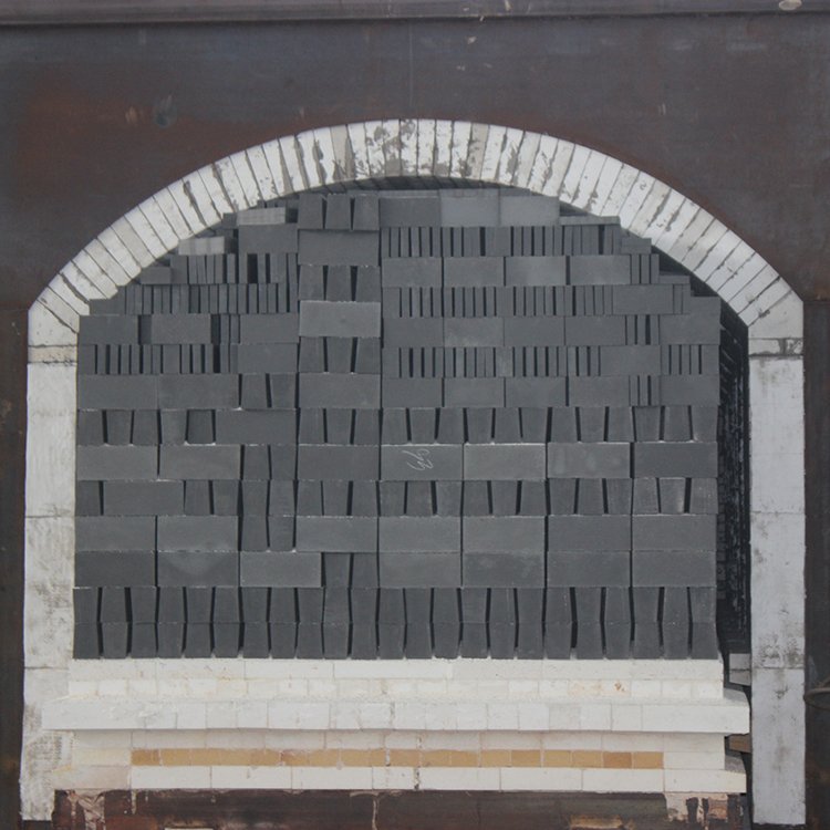 CrO Content % International Standard Silicon Carbide Bricks for Industrial Furnaces