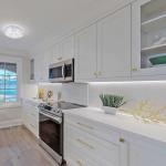 Customized Melamine Finish Kitchen Cabinet Furniture in White Style for Modern