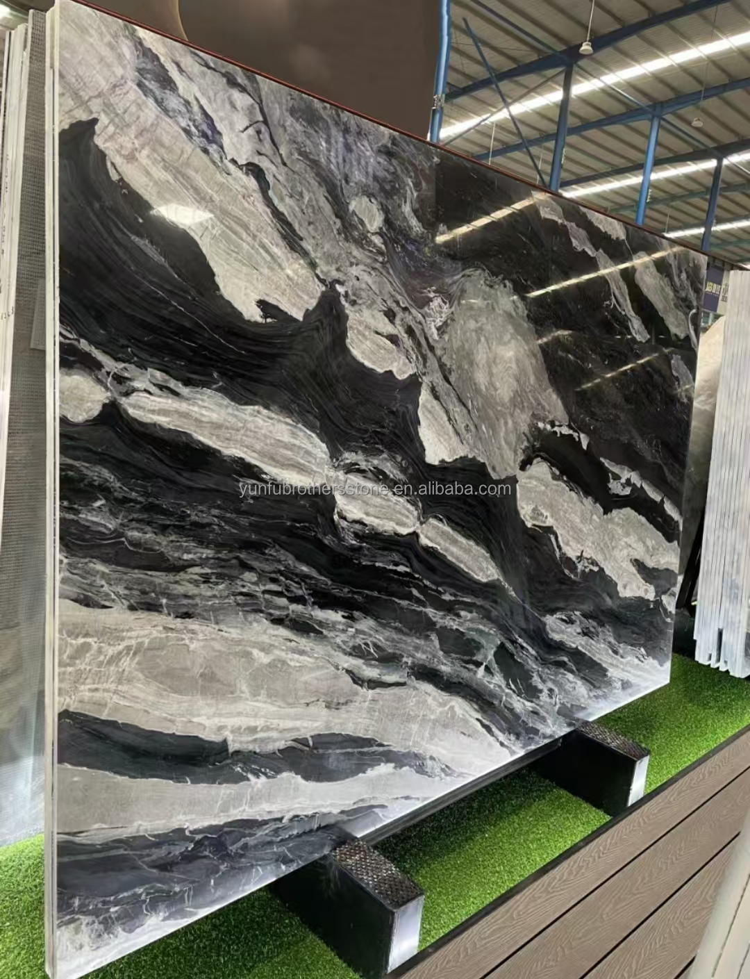Calcite Marble Modern Staircase Design with Luxury Brazilian Cosmic Black Granite Slab