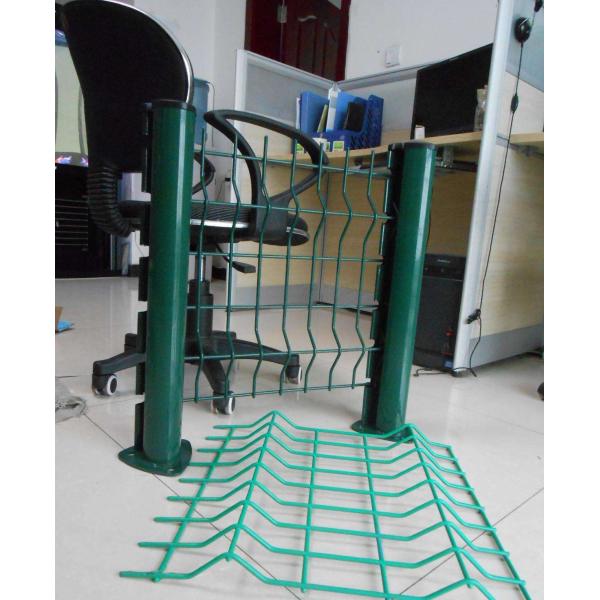 Peach Shape tube post with Triangle Bending Panel from China as fence application