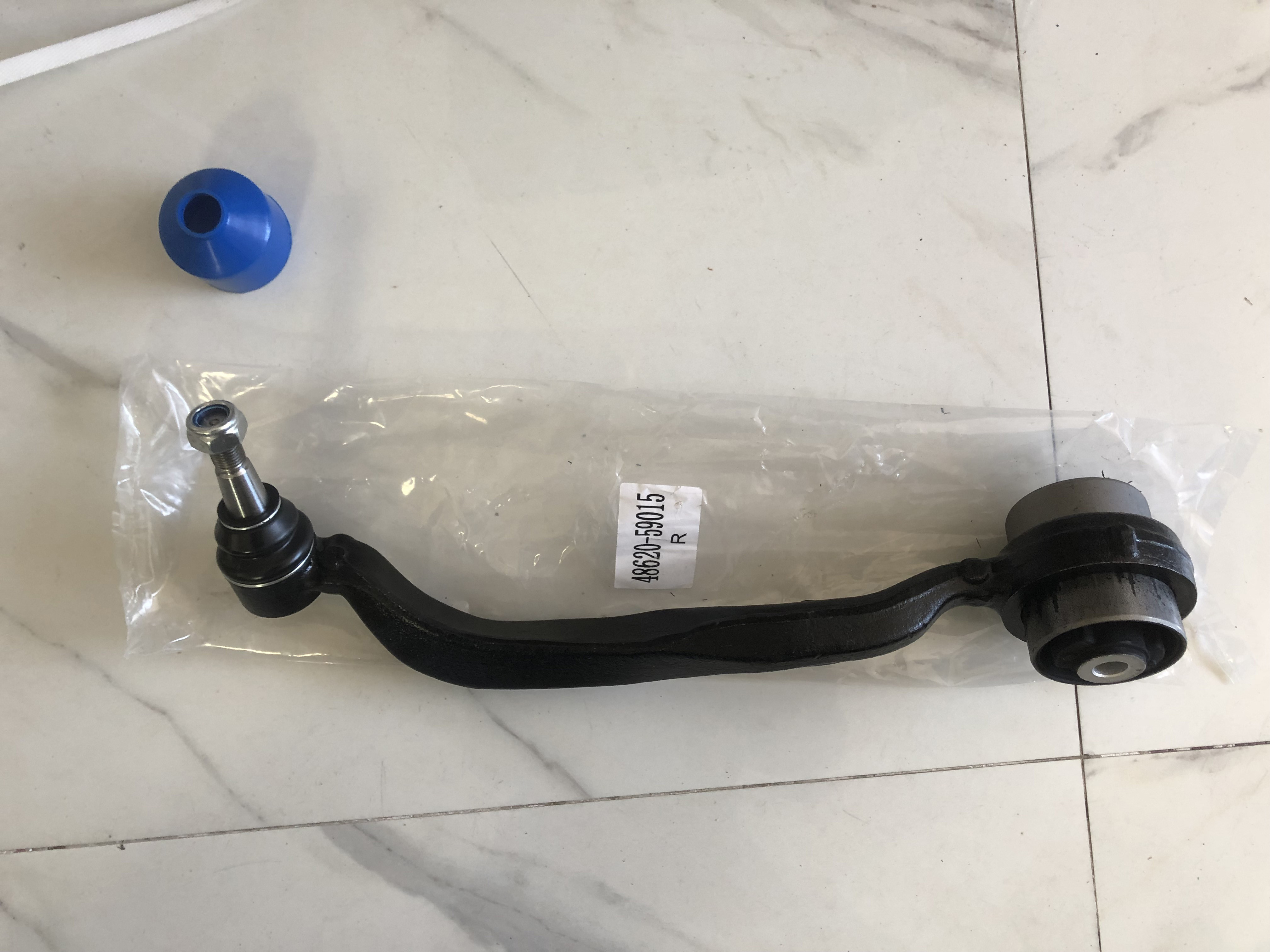 48620-59015 Control Arm Left Lower 48640-59015 4864059045 For Lexus Ls F4
