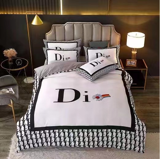 Diagonal Printing Luxury Violent Bear Bed Sheet Set Customized Designer Bedding Set