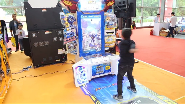 Robots Transform Indoor Amusement Kids Arcade Machine