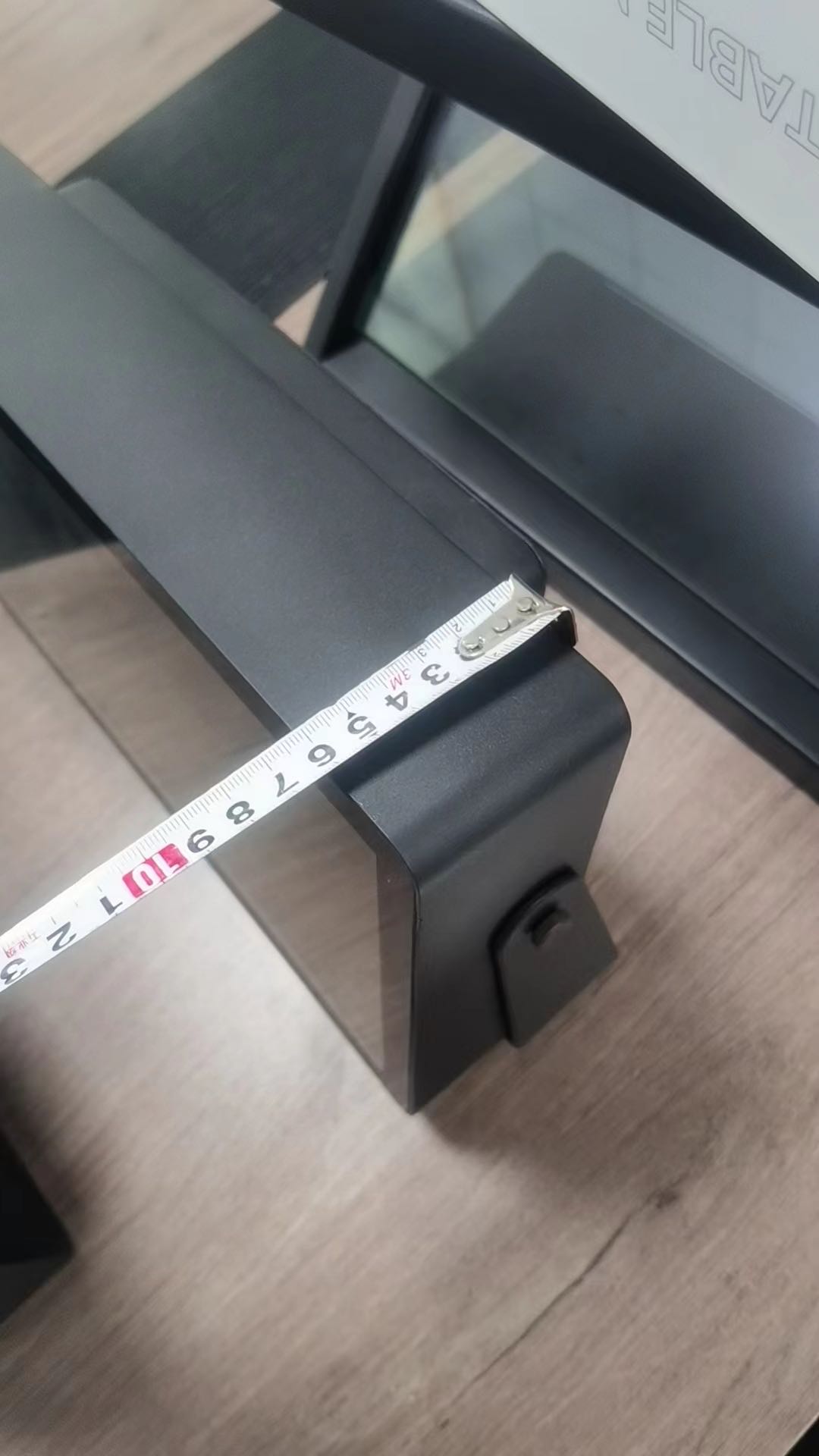 Custom Shape Bracket Design 10.1-18.5inch Transparent LCD Display Box Contrast Ratio HDMI VGA USB Interface