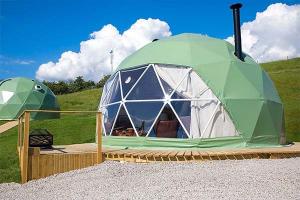 China Outdoor Glamping Eco Hotel Transparent Waterproof Dome House Desert Geodesic Tent on sale