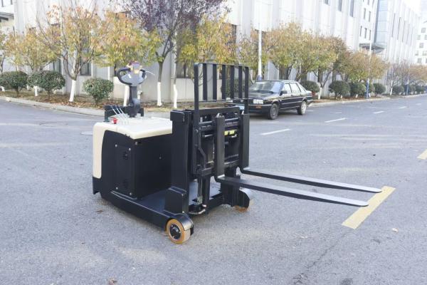 1.5 Tons Electric Counterbalance Forklift Truck With AC Drive Double Lifting