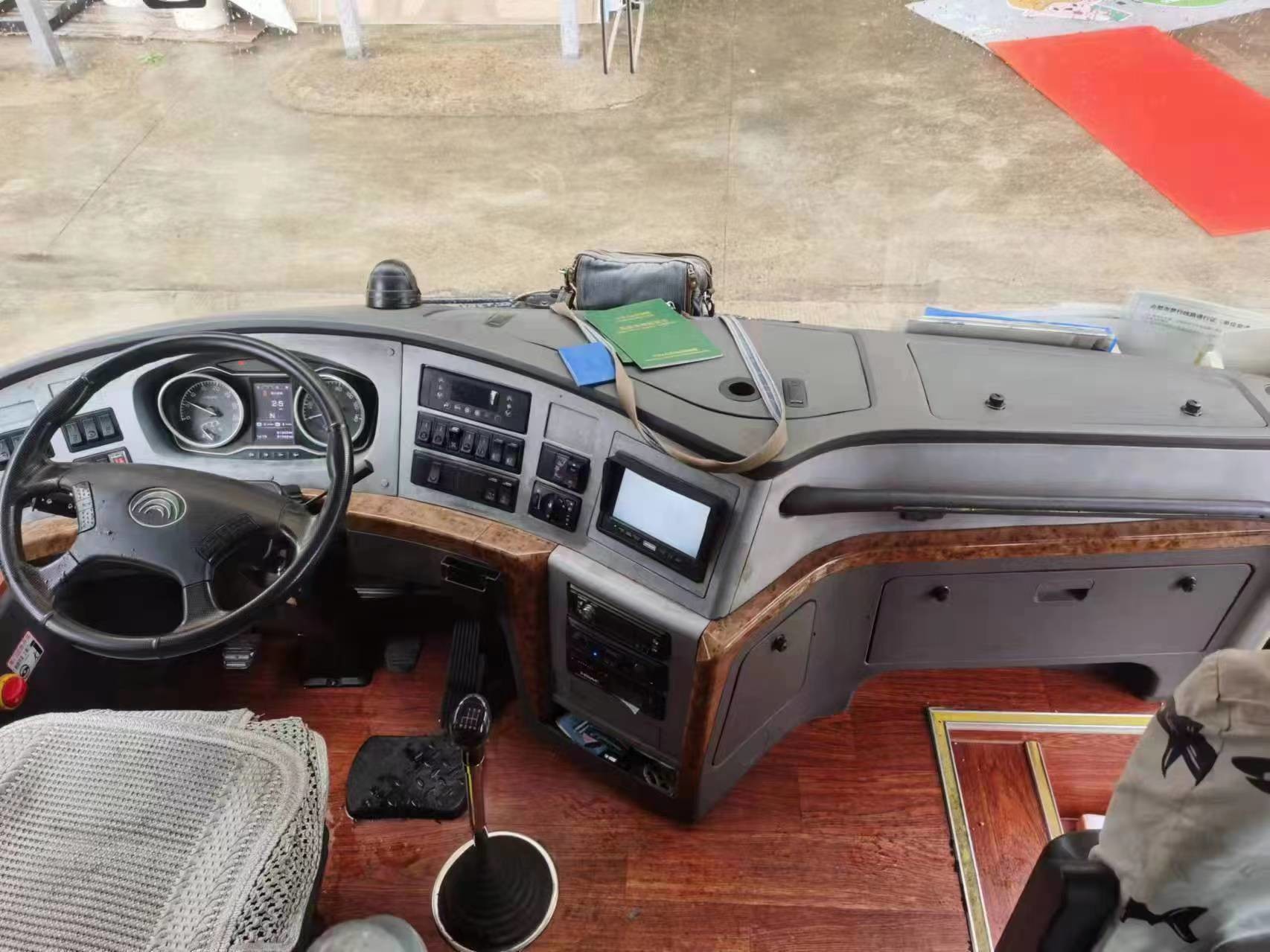 RHD/LHD Used Coach Yutong 60seats 2+3layout Two Doors Rear Yuchai Engine