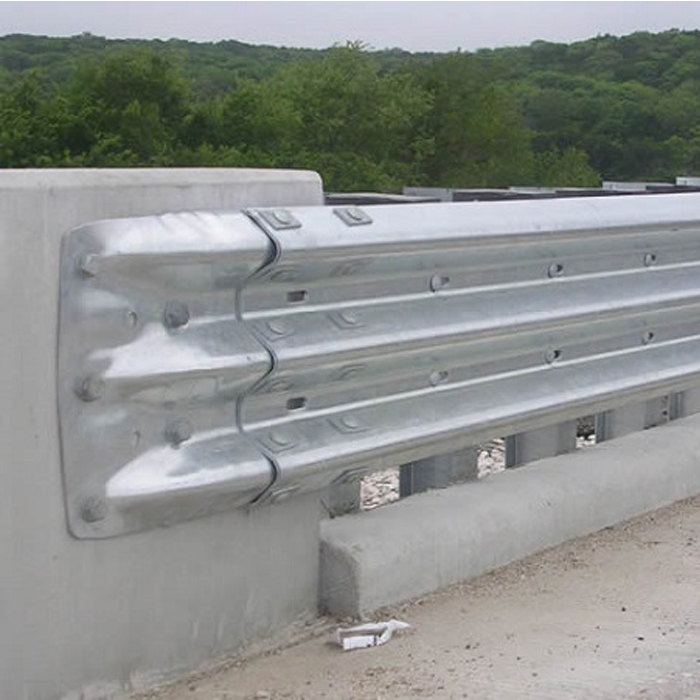 Anti-corrosion S235JR S355JR Steel Highway GS4 Guardrail with ISO9001 2008 Certificate