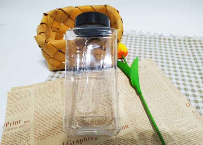 Large Capacity 500ml Spice Jars Plastic Spice Jar For Household Storage